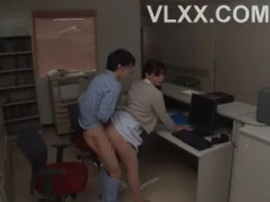 Về thăm quê được chị gái cho cạ buồi vào vú