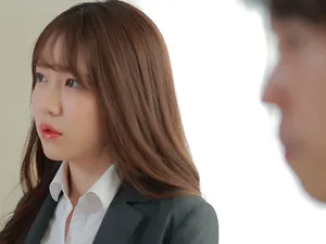 Em nữ sinh gạ địt người lạ trên tàu điện