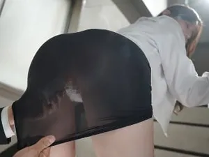 Cháu trai ngượng ngùng khi bị dì phát hiện trộm quần lót thủ dâm