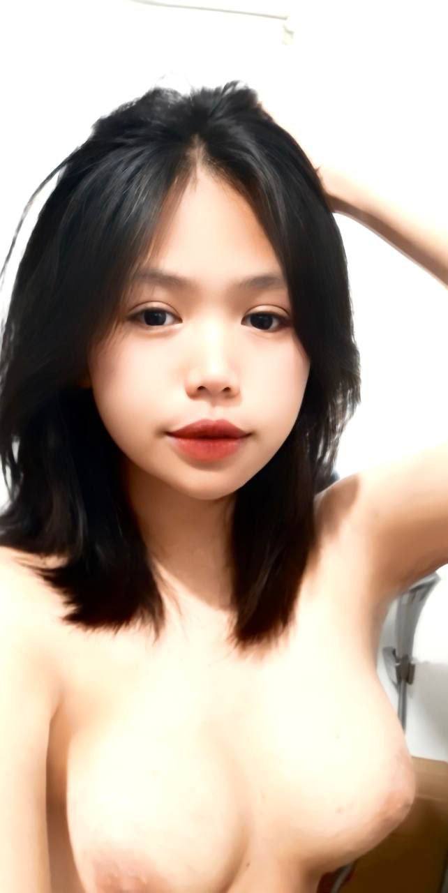 Quản lý của anh xã là người yêu cũ của tôi